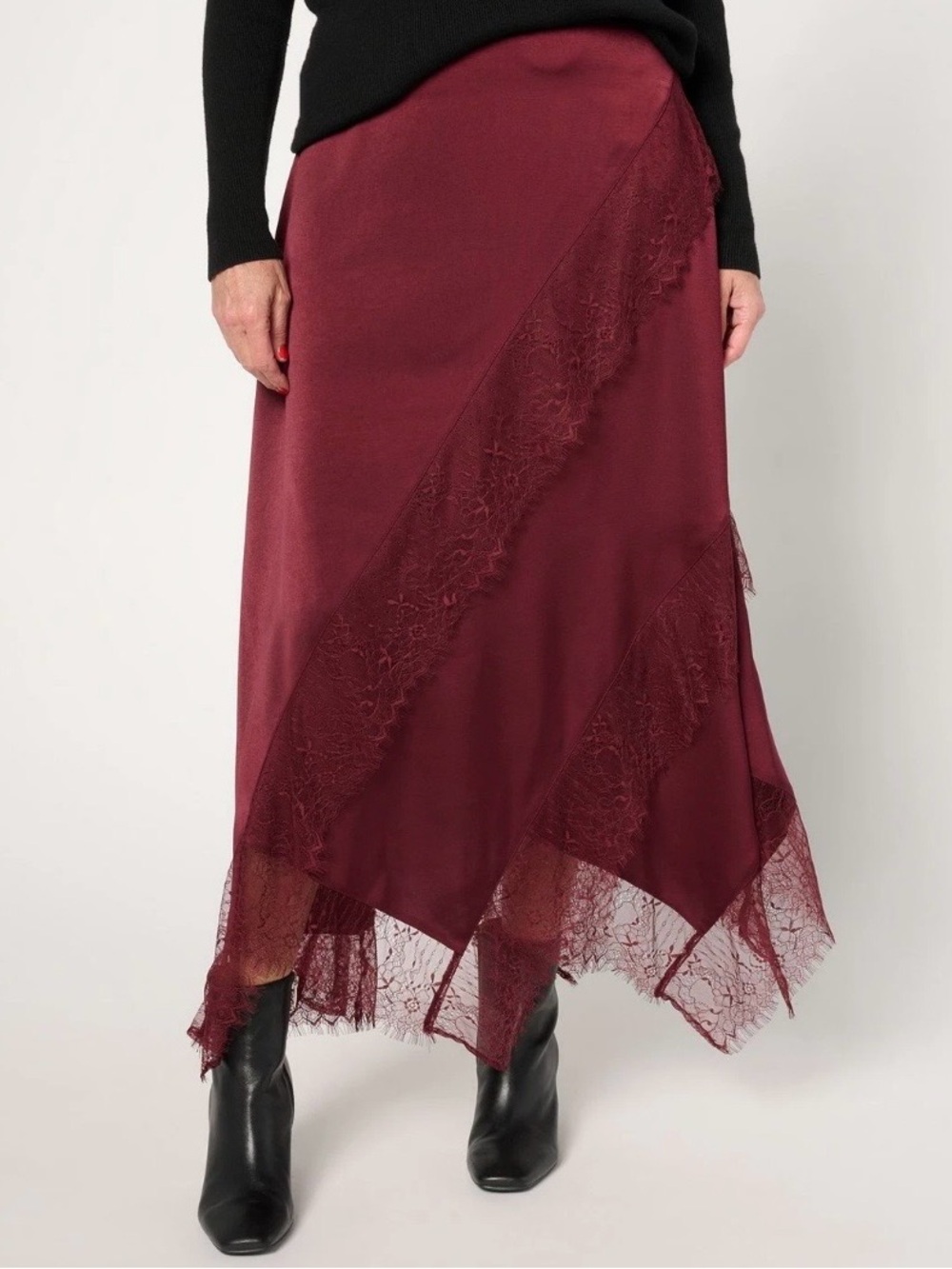 Me by Jennie Garth Women's Skirt Sz medium Bella Satin w Lace Detail Red